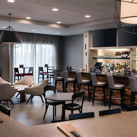 Courtyard By Marriott Pullman Hotel Екстериор снимка